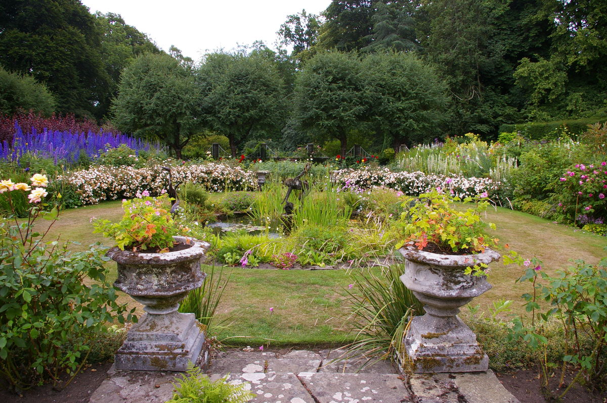 Pitmuies Gardens