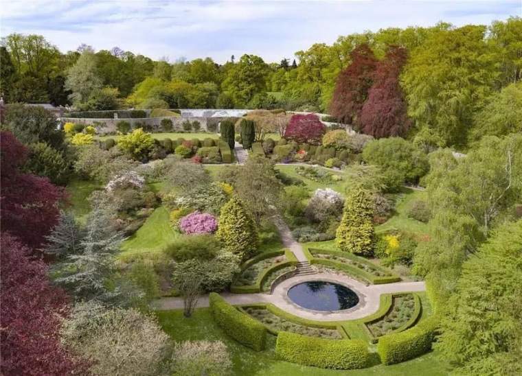 brechin-castle-gardens-2-1.jpg